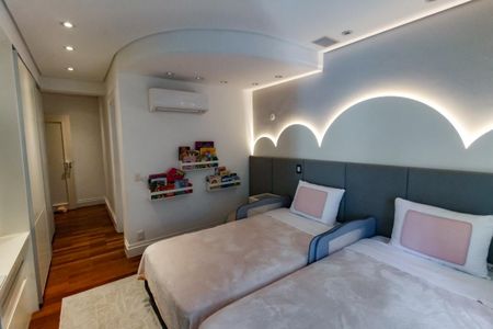 Casa de condomínio à venda com 460m², 4 quartos e 4 vagasSuíte 2