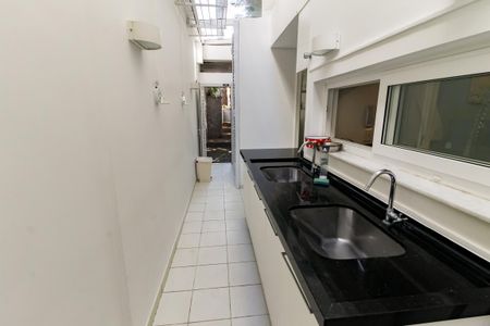 Casa de condomínio à venda com 460m², 4 quartos e 4 vagasÁrea de Serviço