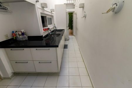Casa de condomínio à venda com 460m², 4 quartos e 4 vagasÁrea de Serviço