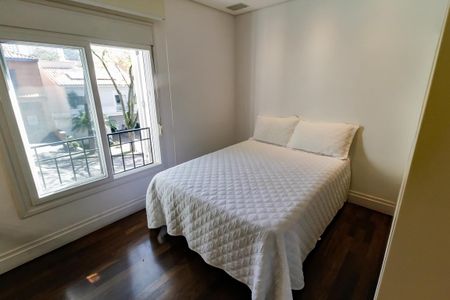 Casa de condomínio à venda com 460m², 4 quartos e 4 vagasSuíte 1