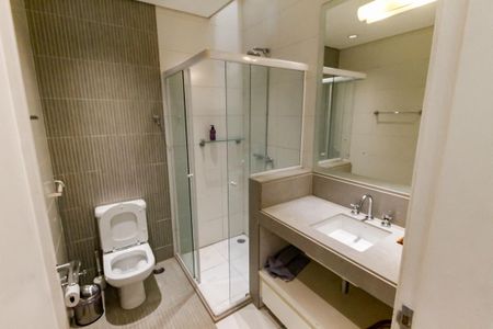 Casa de condomínio à venda com 460m², 4 quartos e 4 vagasBanheiro da Suíte 1