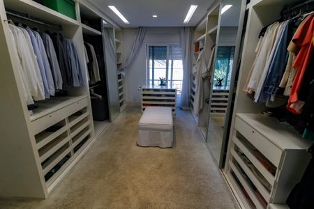 Casa de condomínio à venda com 460m², 4 quartos e 4 vagasCloset da suíte 3