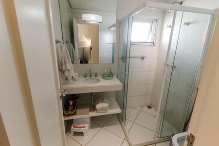 Casa de condomínio à venda com 460m², 4 quartos e 4 vagasBanheiro Corredor