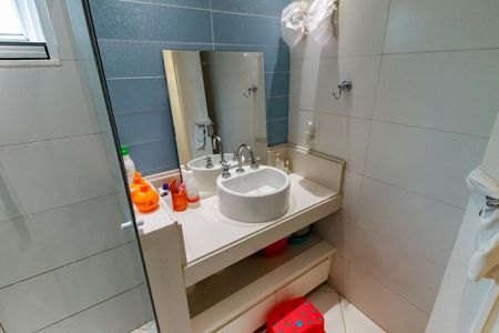 Casa de condomínio à venda com 460m², 4 quartos e 4 vagasBanheiro da Suíte 2