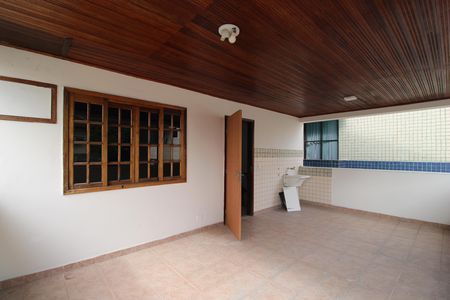 Casa de condomínio para alugar com 192m², 3 quartos e 2 vagasTerraço - Área de serviço