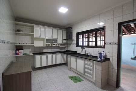 Casa de condomínio para alugar com 192m², 3 quartos e 2 vagasCozinha