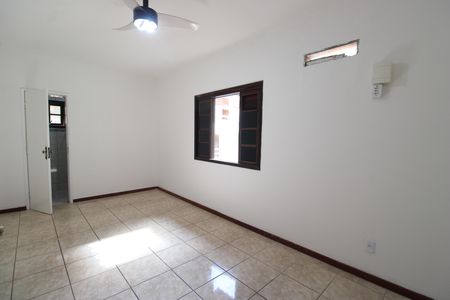 Casa de condomínio para alugar com 192m², 3 quartos e 2 vagasSuíte