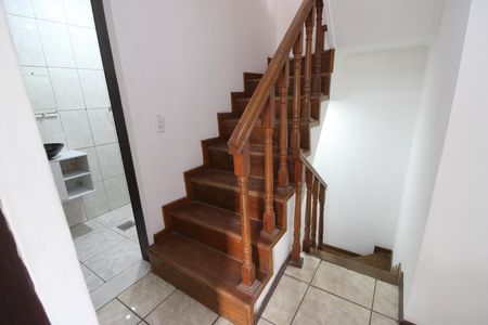 Casa de condomínio para alugar com 192m², 3 quartos e 2 vagasEscada