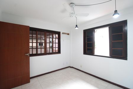 Casa de condomínio para alugar com 192m², 3 quartos e 2 vagasQuarto 2