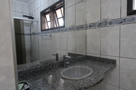 Casa de condomínio para alugar com 192m², 3 quartos e 2 vagasBanheiro da suíte