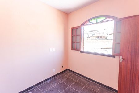 Quarto 2 no 2° Andar de casa para alugar com 4 quartos, 180m² em Boa Vista, Belo Horizonte