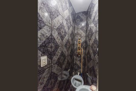 Banheiro de serviço de casa para alugar com 4 quartos, 180m² em Boa Vista, Belo Horizonte