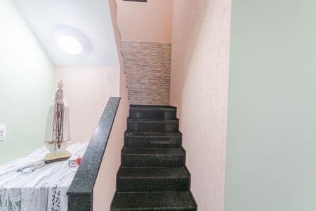 Escada de Acesso ao 2° Andar de casa para alugar com 4 quartos, 180m² em Boa Vista, Belo Horizonte