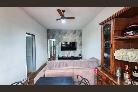 Casa à venda com 100m², 3 quartos e sem vaga Casa à venda com 100m², 3 quartos e sem vagaSala
