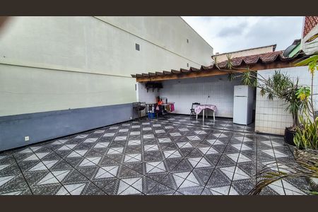 Casa à venda com 100m², 3 quartos e sem vaga Casa à venda com 100m², 3 quartos e sem vagaTerraço