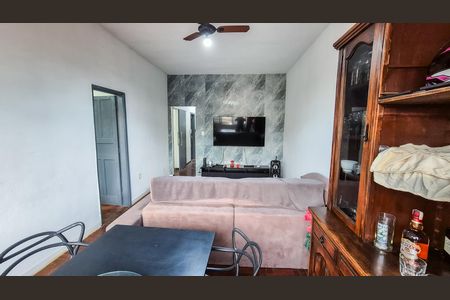Casa à venda com 100m², 3 quartos e sem vaga Casa à venda com 100m², 3 quartos e sem vagaSala