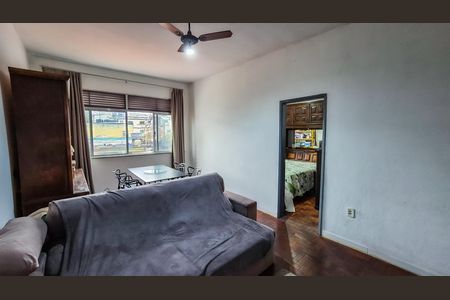 Casa à venda com 100m², 3 quartos e sem vaga Casa à venda com 100m², 3 quartos e sem vagaSala