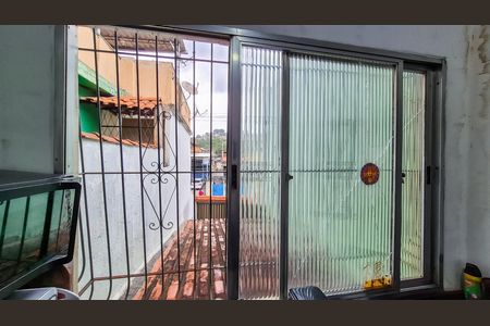 Casa à venda com 100m², 3 quartos e sem vaga Casa à venda com 100m², 3 quartos e sem vagaCozinha