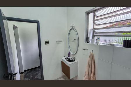 Casa à venda com 100m², 3 quartos e sem vaga Casa à venda com 100m², 3 quartos e sem vagaBanheiro 2