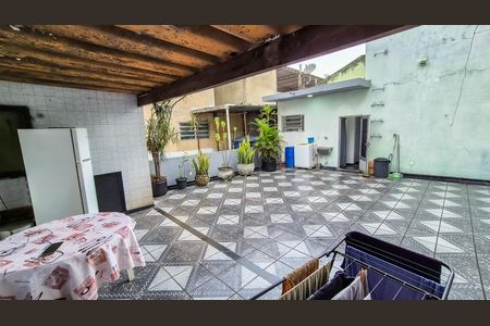 Casa à venda com 100m², 3 quartos e sem vaga Casa à venda com 100m², 3 quartos e sem vagaTerraço