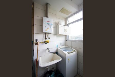 Área de Serviço de apartamento para alugar com 2 quartos, 58m² em Covanca, São Gonçalo