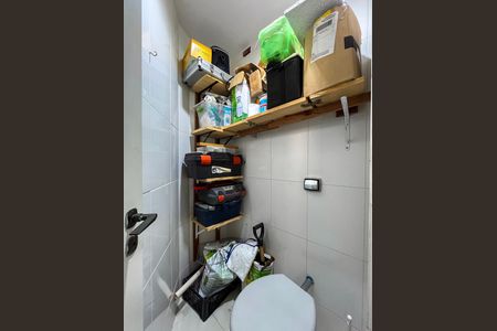 Banheiro de serviço de apartamento para alugar com 3 quartos, 78m² em Jardim da Saúde, São Paulo