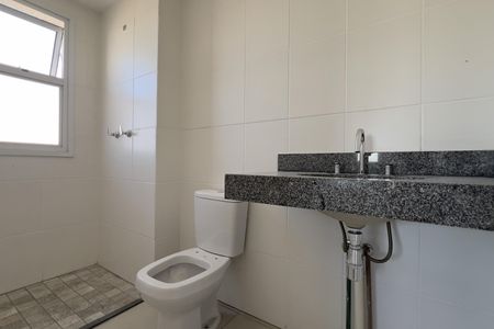 Apartamento para alugar com 59m², 2 quartos e 1 vaga Apartamento para alugar com 59m², 2 quartos e 1 vagaBanheiro da Suíte