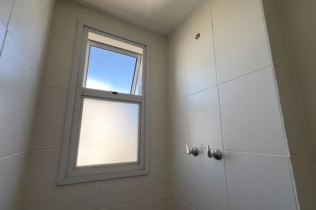 Apartamento para alugar com 59m², 2 quartos e 1 vaga Apartamento para alugar com 59m², 2 quartos e 1 vagaBanheiro da Suíte