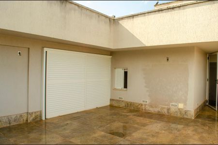 Casa de condomínio à venda com 498m², 6 quartos e 4 vagas Casa de condomínio à venda com 498m², 6 quartos e 4 vagasVaranda