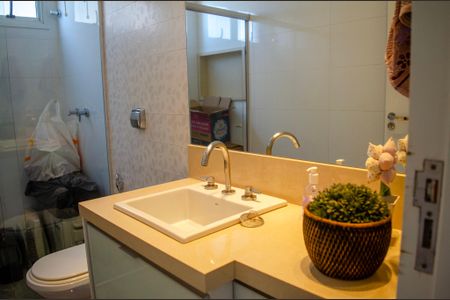 Casa de condomínio à venda com 498m², 6 quartos e 4 vagas Casa de condomínio à venda com 498m², 6 quartos e 4 vagasBanheiro da Suíte 1