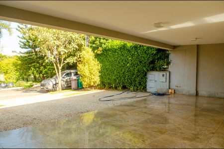 Casa de condomínio à venda com 498m², 6 quartos e 4 vagas Casa de condomínio à venda com 498m², 6 quartos e 4 vagasGaragem