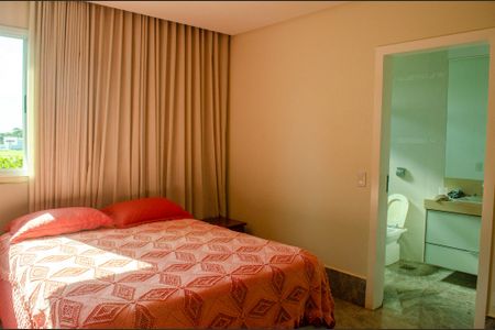 Suíte 5 de casa de condomínio à venda com 6 quartos, 498m² em Portal do Sol 2, Goiânia