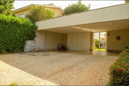 Garagem de casa de condomínio à venda com 6 quartos, 498m² em Portal do Sol 2, Goiânia