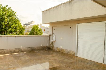 Varanda de casa de condomínio à venda com 6 quartos, 498m² em Portal do Sol 2, Goiânia