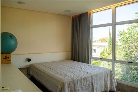 Casa de condomínio à venda com 498m², 6 quartos e 4 vagas Casa de condomínio à venda com 498m², 6 quartos e 4 vagasSuíte 2