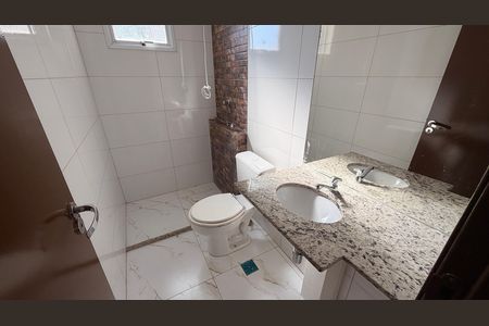 Banheiro da Suíte de apartamento para alugar com 3 quartos, 74m² em Setor Faicalville, Goiânia