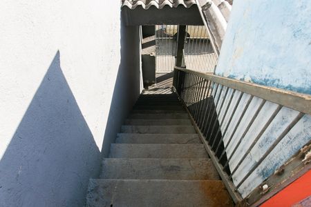 Casa para alugar com 70m², 2 quartos e 1 vagaEscada / Entrada 