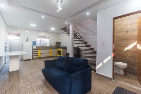 Sala de casa de condomínio para alugar com 2 quartos, 115m² em Jundiapeba, Mogi das Cruzes