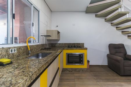 Cozinha de casa de condomínio para alugar com 2 quartos, 115m² em Jundiapeba, Mogi das Cruzes