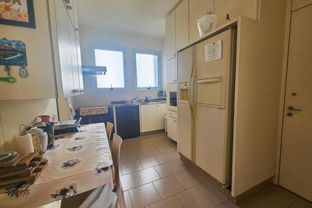 Apartamento para alugar com 260m², 3 quartos e 2 vagas