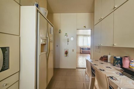 Apartamento para alugar com 260m², 3 quartos e 2 vagas