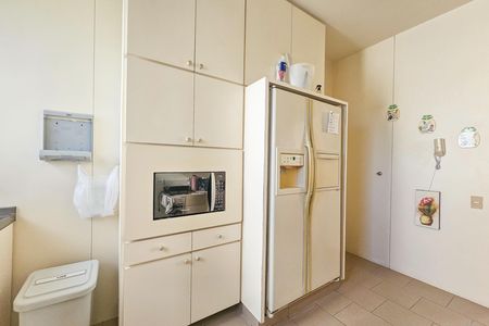 Apartamento para alugar com 260m², 3 quartos e 2 vagas