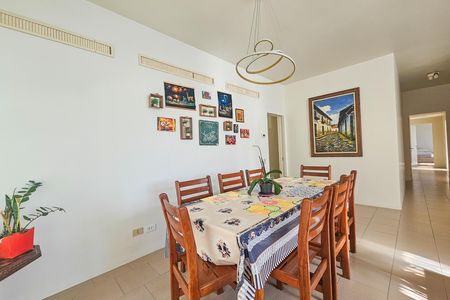 Apartamento para alugar com 260m², 3 quartos e 2 vagas