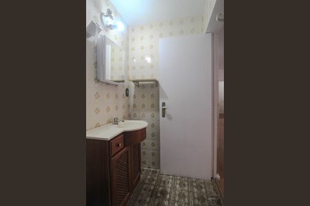 Banheiro de apartamento à venda com 2 quartos, 62m² em Glória, Porto Alegre