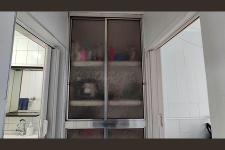 Despensa de apartamento para alugar com 2 quartos, 48m² em Guaianases, São Paulo