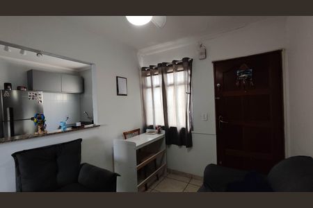 Sala de apartamento para alugar com 2 quartos, 48m² em Guaianases, São Paulo