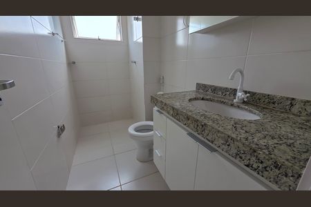 Banheiro social de apartamento à venda com 2 quartos, 70m² em Residencial Visão, Lagoa Santa