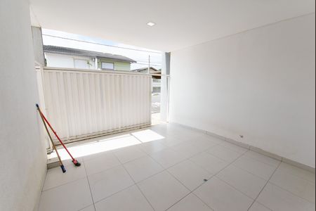 Garagem de casa de condomínio para alugar com 3 quartos, 200m² em Jardim dos Estados, Taubaté