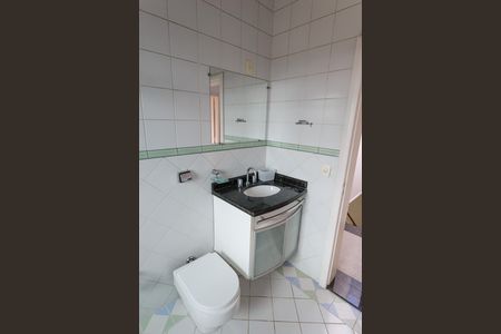 Casa de condomínio para alugar com 200m², 3 quartos e 2 vagas Casa de condomínio para alugar com 200m², 3 quartos e 2 vagasBanheiro Social