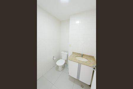 Casa de condomínio para alugar com 200m², 3 quartos e 2 vagas Casa de condomínio para alugar com 200m², 3 quartos e 2 vagasBanheiro de serviço